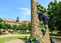 monumento em mosaico